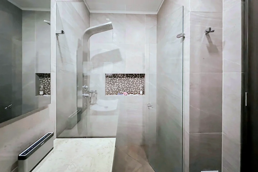 baño principal del apartamento en venta la calleja bogotá