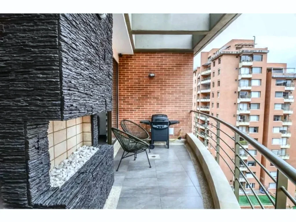 Apartamento en venta en reservas de la sierra tipo penthouse octavo piso - balcón primera planta del apartamento