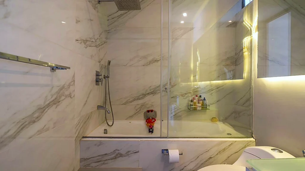 Apartamento en venta en Santa Barbara - Baño Habitación principal 2